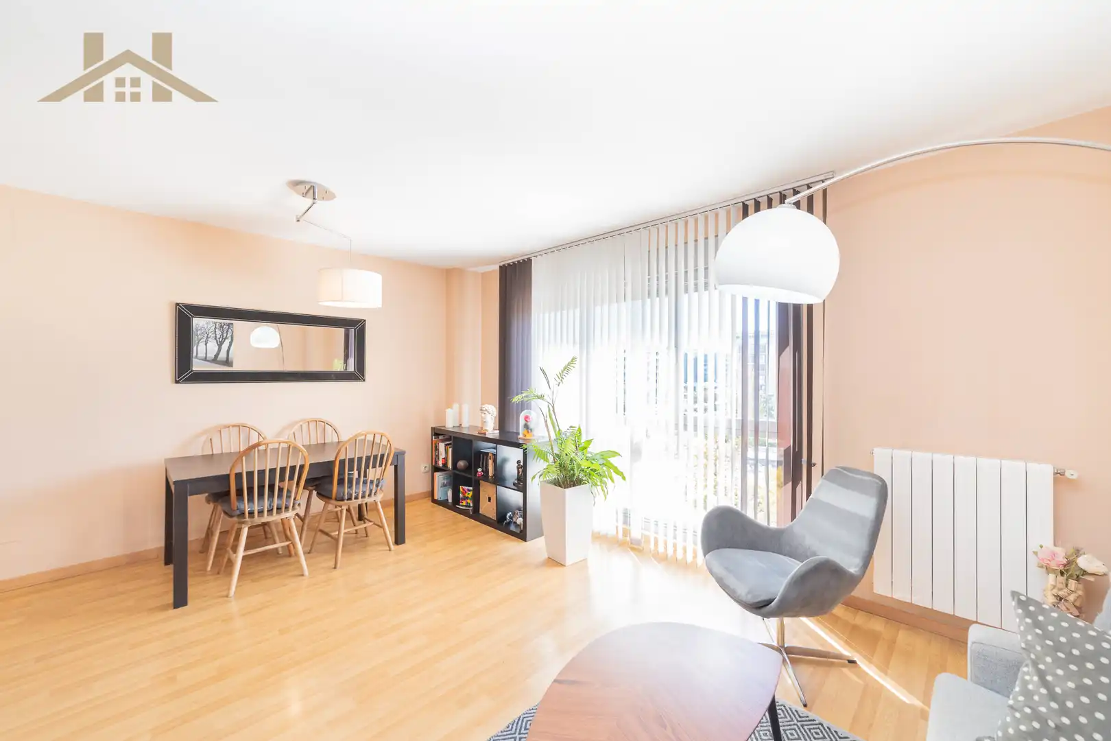 Living room of Flat for sale in Fuencarral - El Pardo