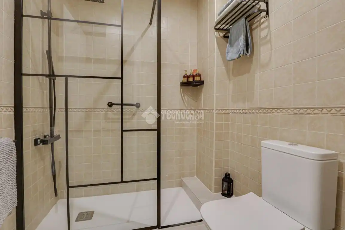 Badezimmer von Wohnung zum Verkauf in Barcelona mit Heizung