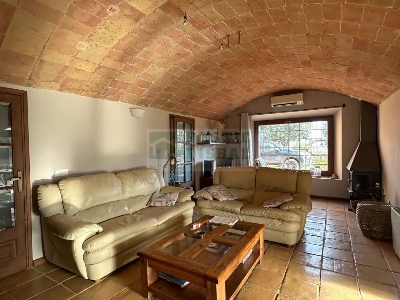 Sala de estar de Finca rústica en venta en Corçà con Aire acondicionado, Calefacción y Terraza