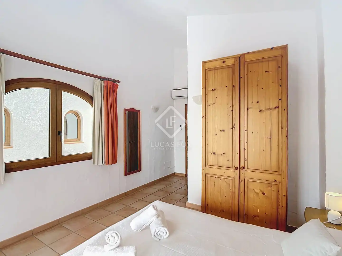 Schlafzimmer von Country house zum Verkauf in Ciutadella de Menorca mit Klimaanlage, Heizung und Privatgarten