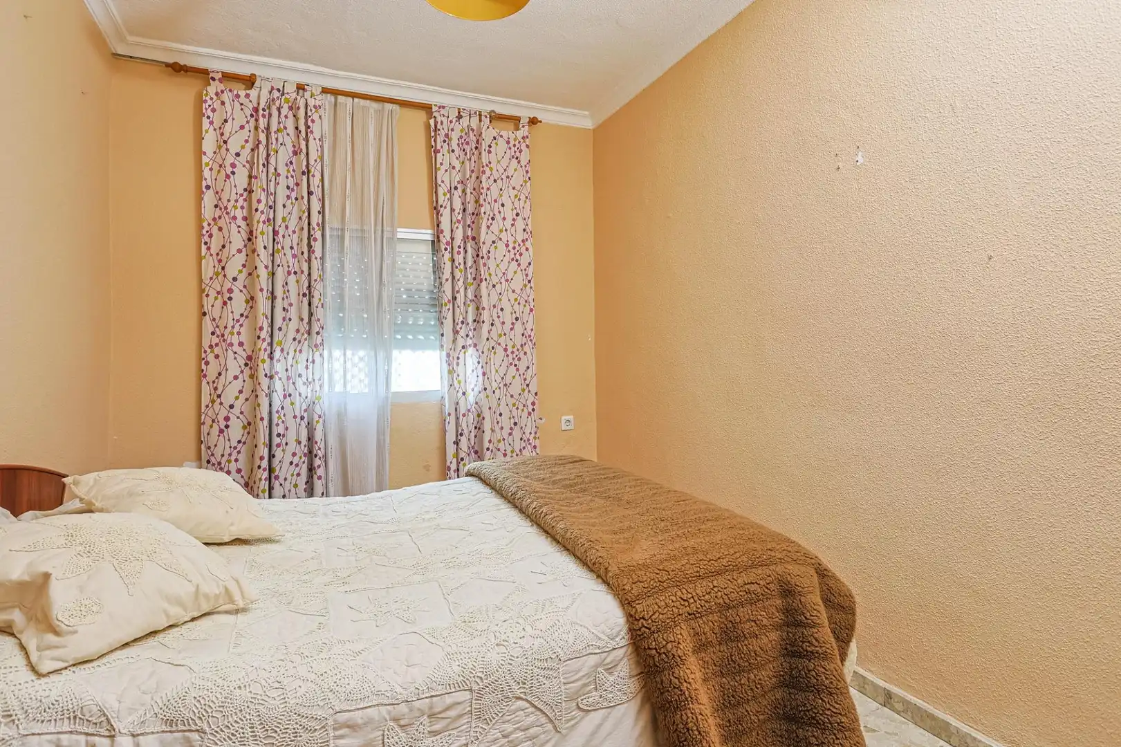Dormitori de Casa o xalet en venda en Sevilla amb Moblat i Balcó