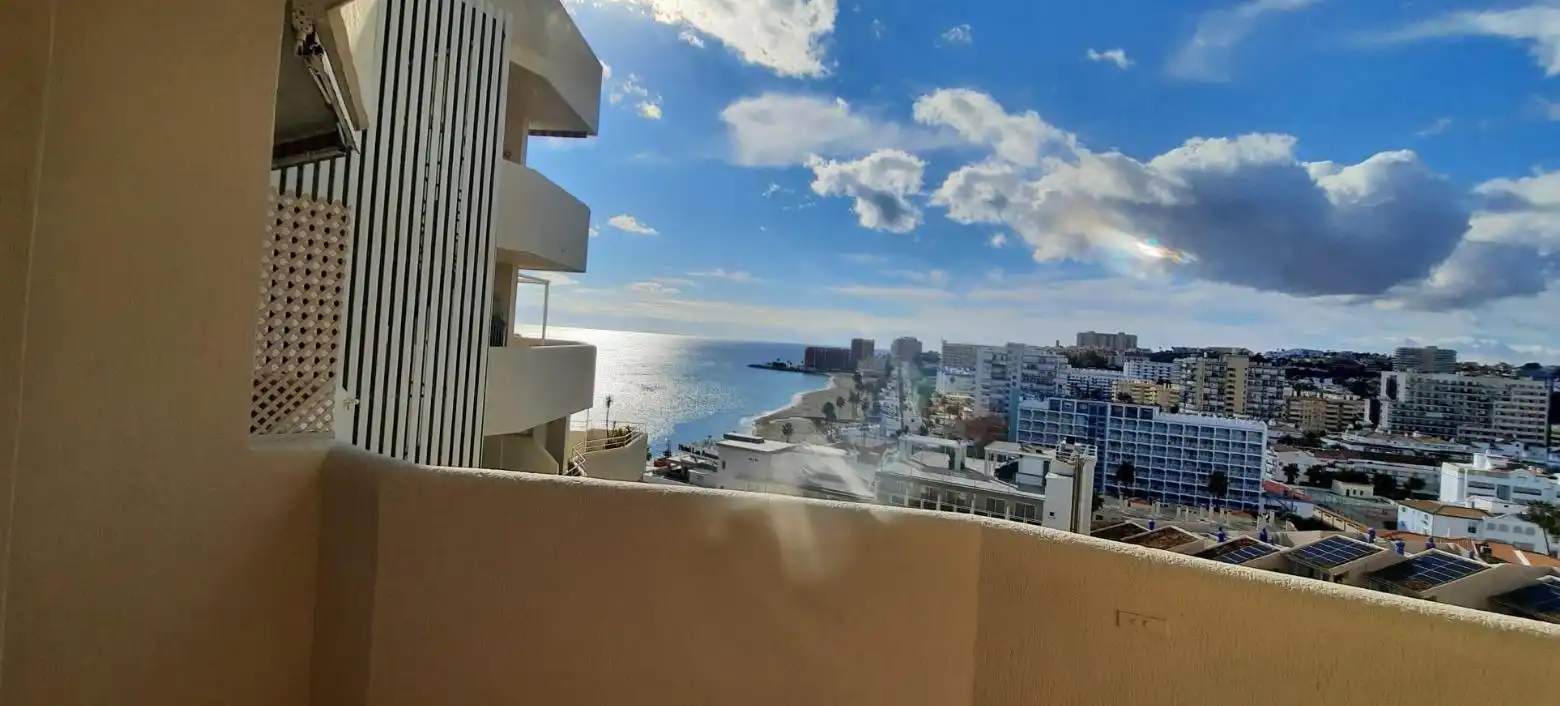 Vista exterior de Estudio en venta en Benalmádena con Aire acondicionado, Terraza y Amueblado