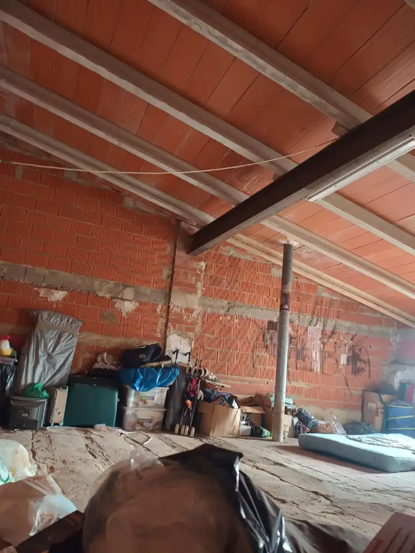 Casa o xalet en venda en Venta del Moro amb Terrassa, Traster i Moblat