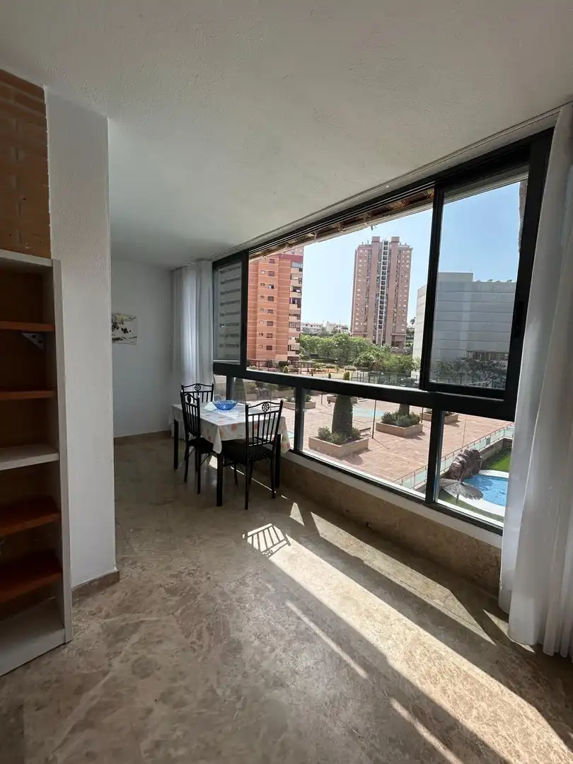 Apartamento de alquiler en Playa Poniente