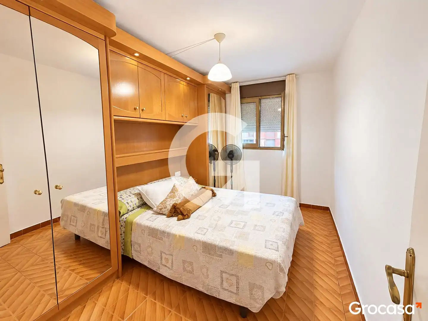 Piso con terraza en venta en CL OLOT, imagen 11