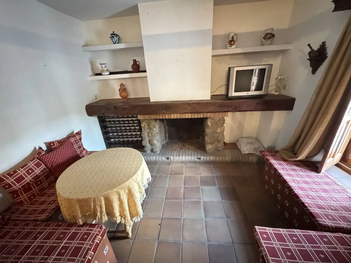 Sala d'estar de Casa o xalet en venda en Las Ventas Con Peña Aguilera amb Calefacció