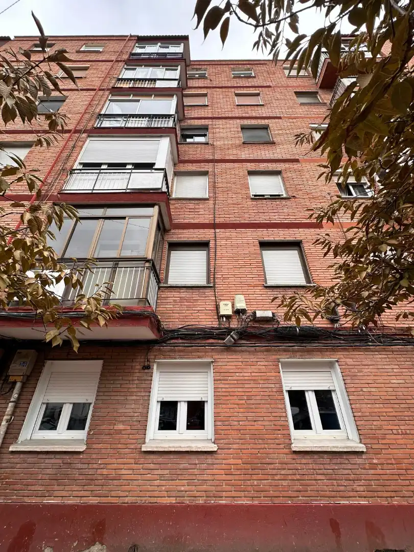 Vista exterior de Pis en venda en Valladolid amb Calefacció, Parquet i Internet