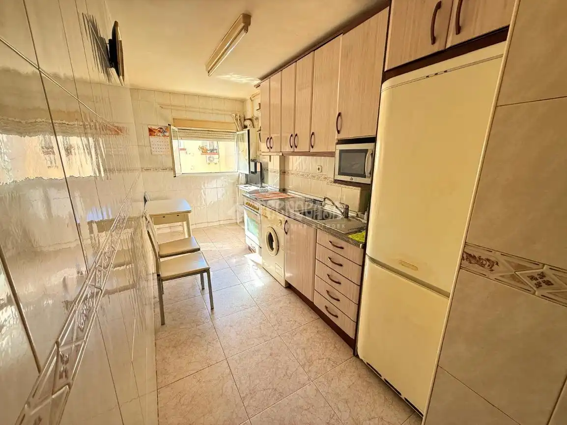 Kitchen of Flat for sale in Zaragoza  with Heating, Parquet flooring and Terrace
