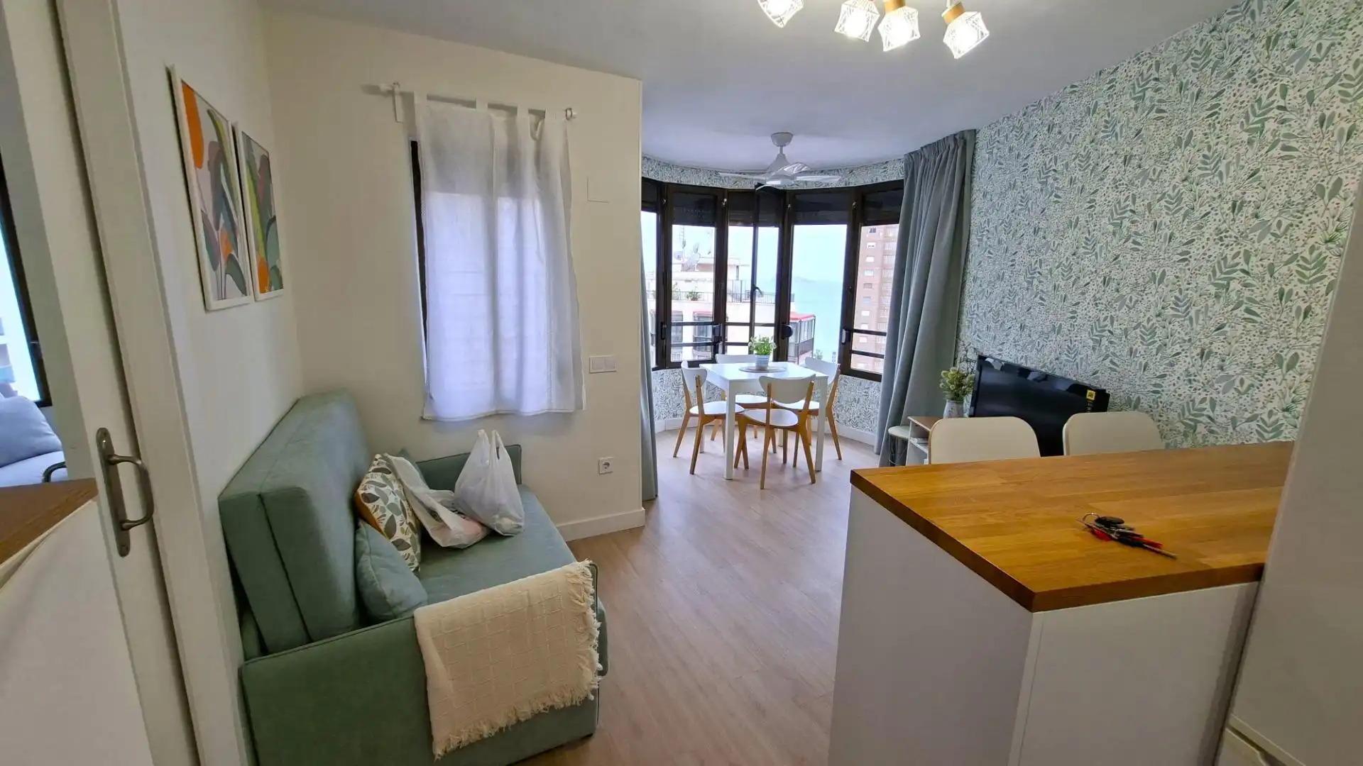 Bedroom of Apartments for sale in Benidorm  with Heating, Furnished and Community pool