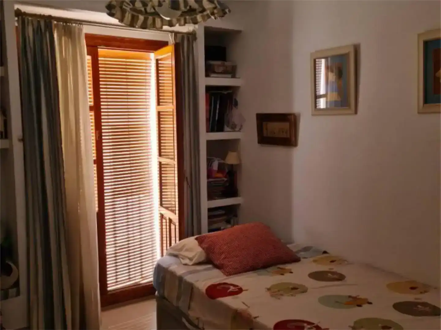 Habitación de Casa adosada en venta en Écija con Aire acondicionado, Parquet y Balcón