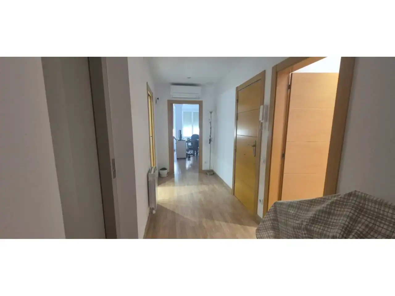 Einfamilien-Reihenhaus zum Verkauf in L'Hospitalet de Llobregat mit Klimaanlage, Heizung und Parkett
