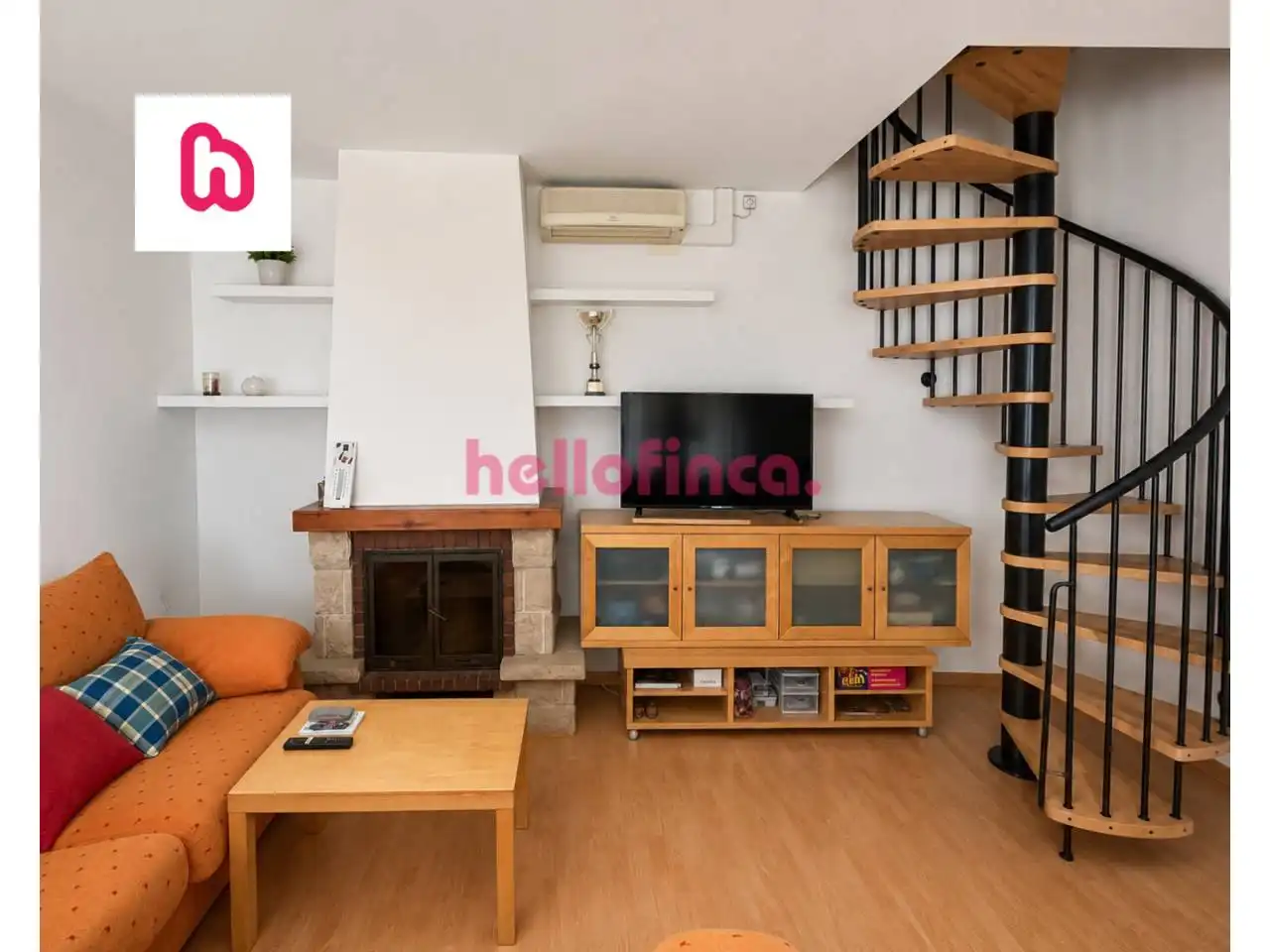Sala de estar de Casa adosada en venta en Igualada con Aire acondicionado, Calefacción y Jardín privado
