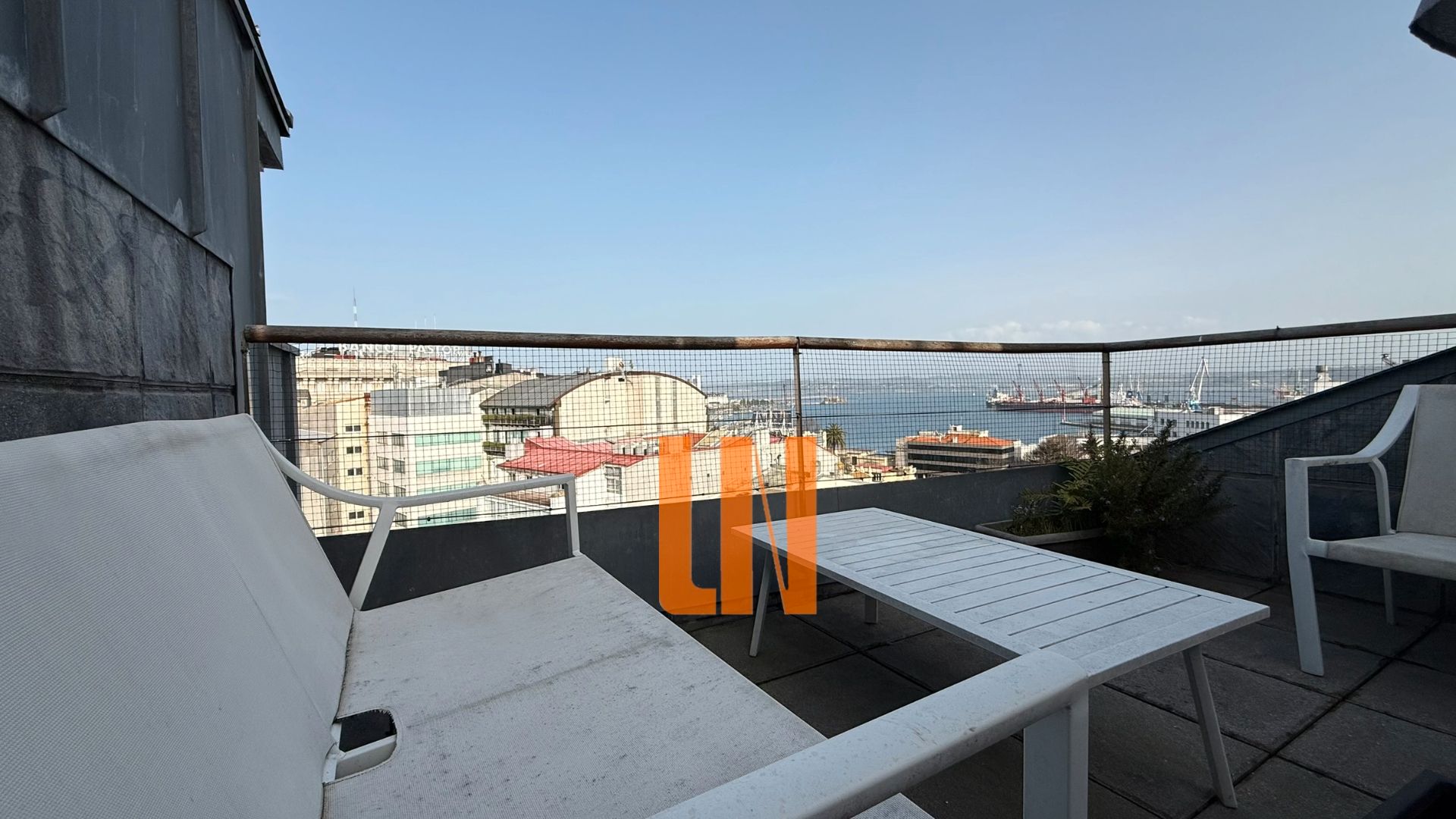 Terraza de Dúplex en venta en A Coruña Capital  con Calefacción, Parquet y Terraza