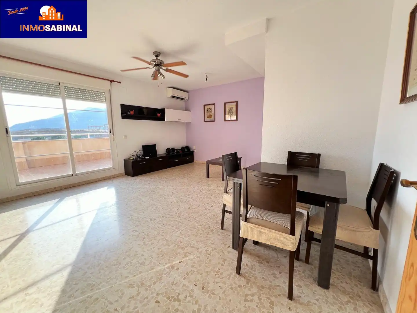 Sala de estar de Piso en venta en Roquetas de Mar con Aire acondicionado, Terraza y Piscina comunitaria