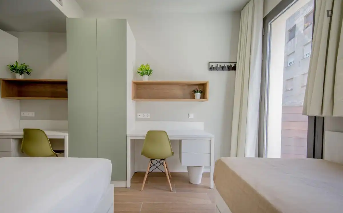 Bedroom of Flat for share in Gràcia