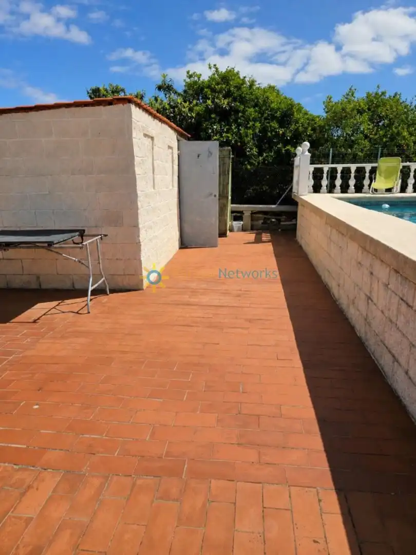 Terrasse von Haus oder Chalet zum Verkauf in Oliva mit Klimaanlage, Privatgarten und Terrasse