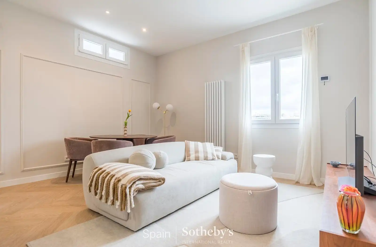 Sala d'estar de Apartament en venda en Madrid amb Aire condicionat, Calefacció i Traster
