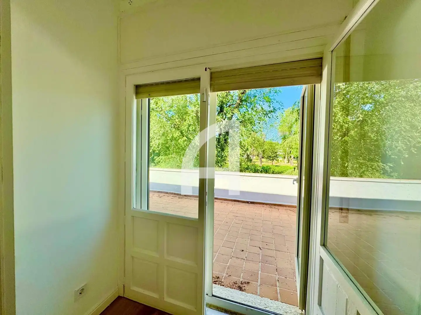 Vista exterior de Casa o chalet en venta en Villanueva de la Cañada con Aire acondicionado, Calefacción y Jardín privado
