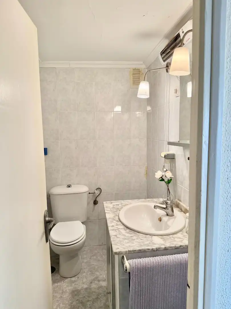 Bathroom of Apartments for sale in Sevilla