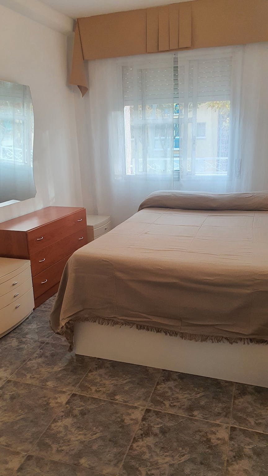 Bedroom of Flat to share in El Prat de Llobregat  with Air Conditioner, Heating and Furnished