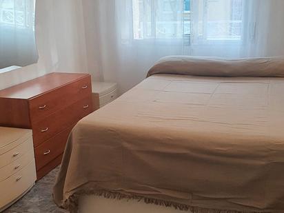 Bedroom of Flat to share in El Prat de Llobregat  with Air Conditioner, Heating and Furnished