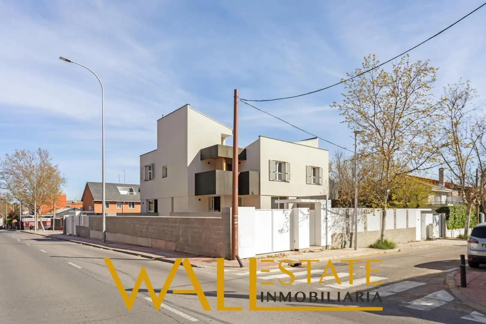 Vista exterior de Casa o xalet en venda en  Madrid Capital amb Jardí privat, Terrassa i Traster
