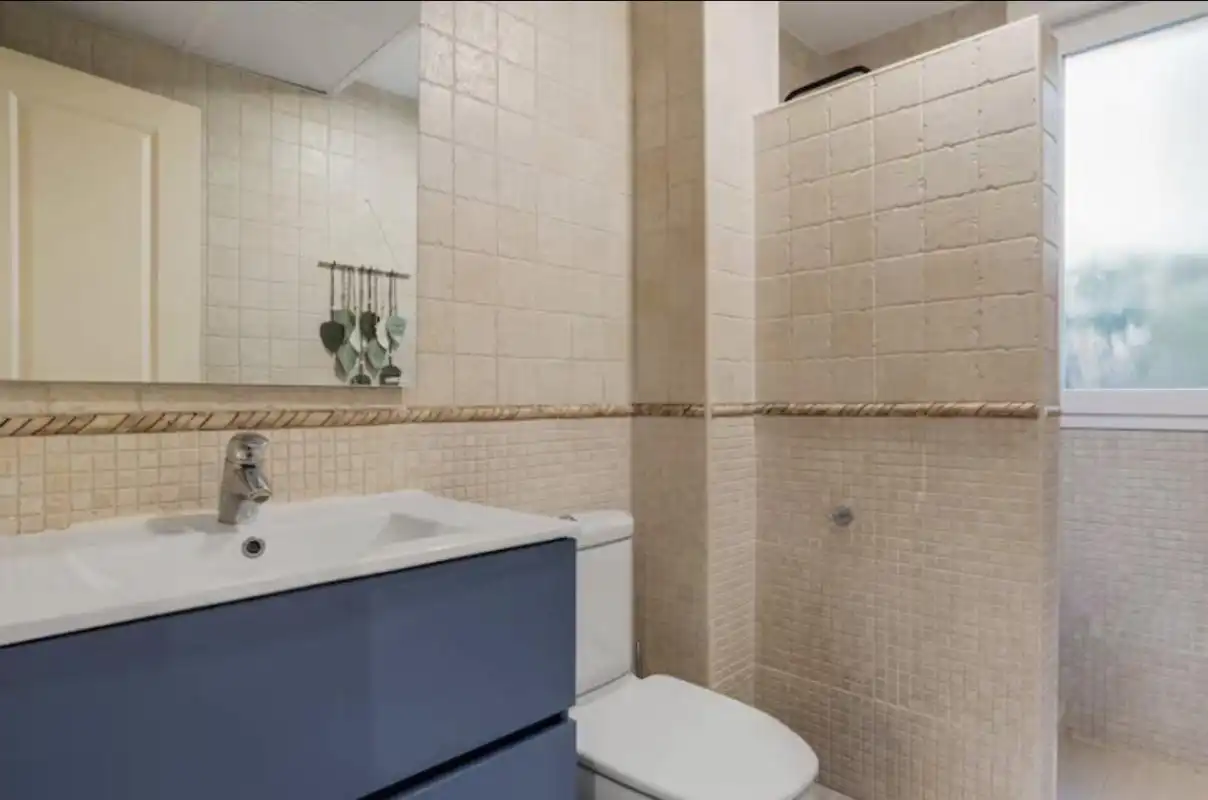 Bathroom of Ground floor for sale in Marbella  with Air Conditioner, Heating and Private garden