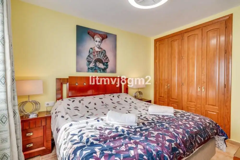Dormitori de Casa adosada de lloguer en Mijas amb Aire condicionat, Terrassa i Piscina
