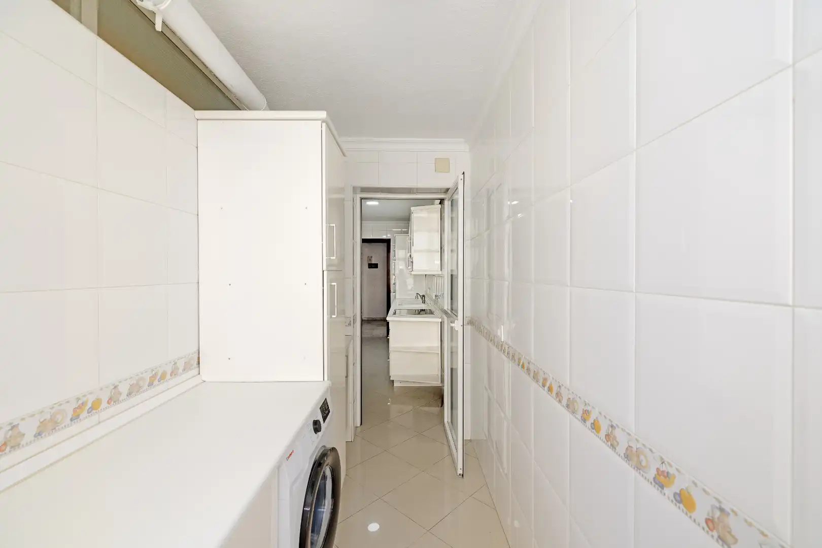 Küche von Wohnung zum Verkauf in Marbella mit Klimaanlage und Gemeinschaftspool