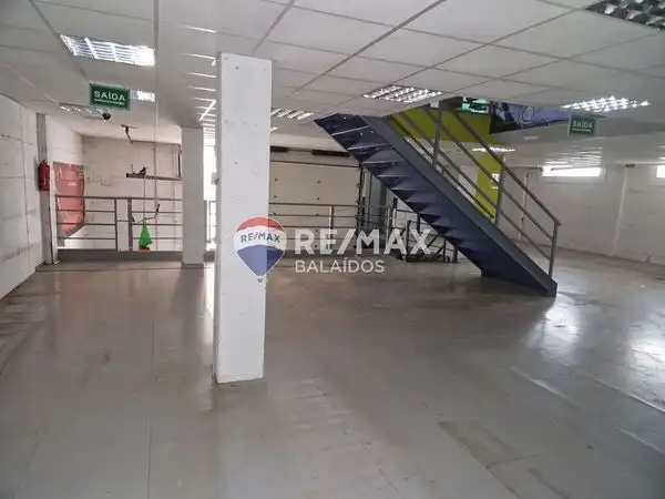 Industrial buildings for sale in Avenida do Aeroporto, Cabral - Candeán