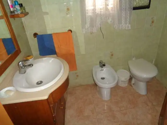 Bany de Casa o xalet en venda en Cervera de los Montes amb Jardí privat, Traster i Piscina