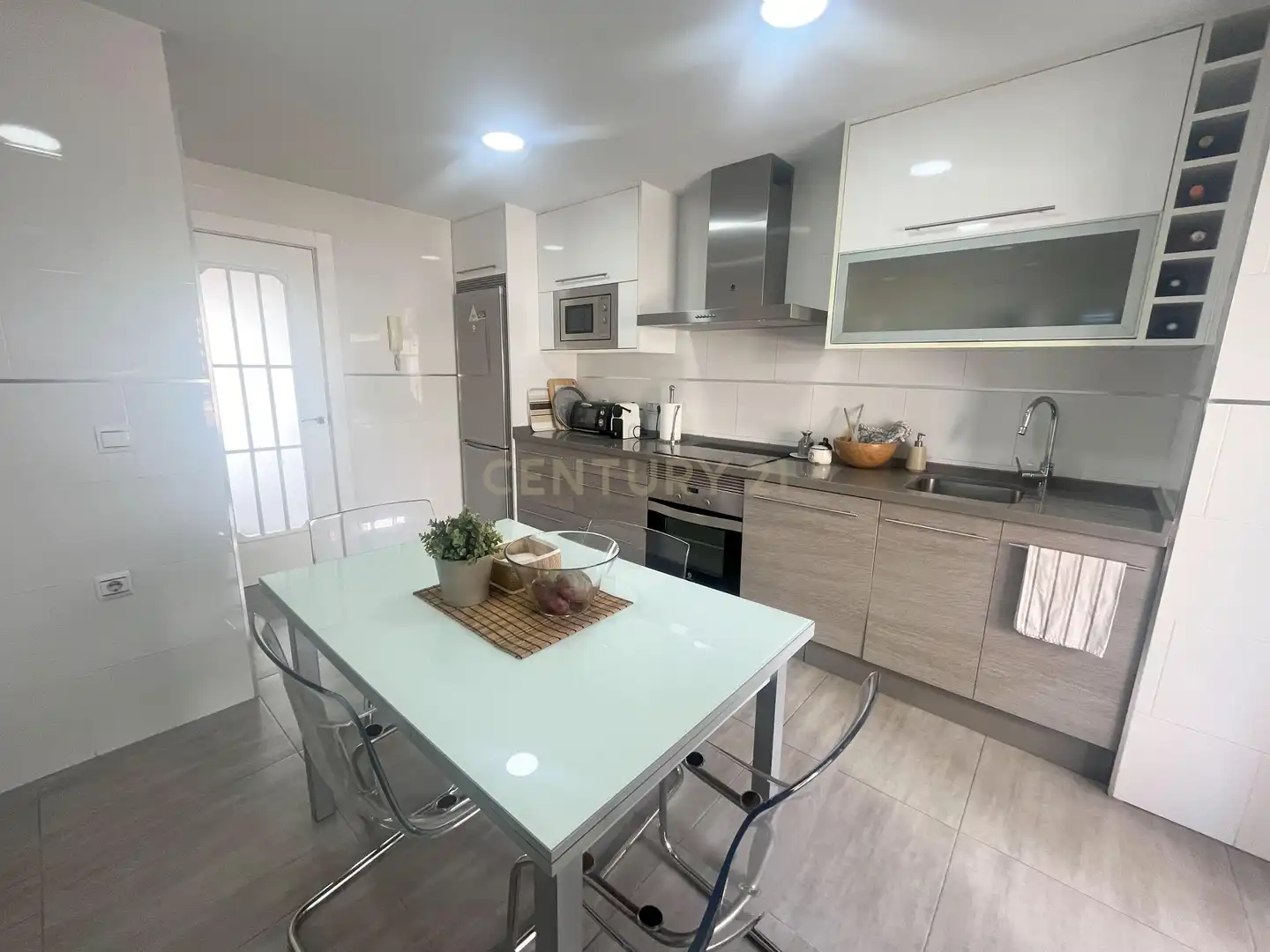 Kitchen of Flat for rent in Málaga  with Air Conditioner, Oven and Washing machine