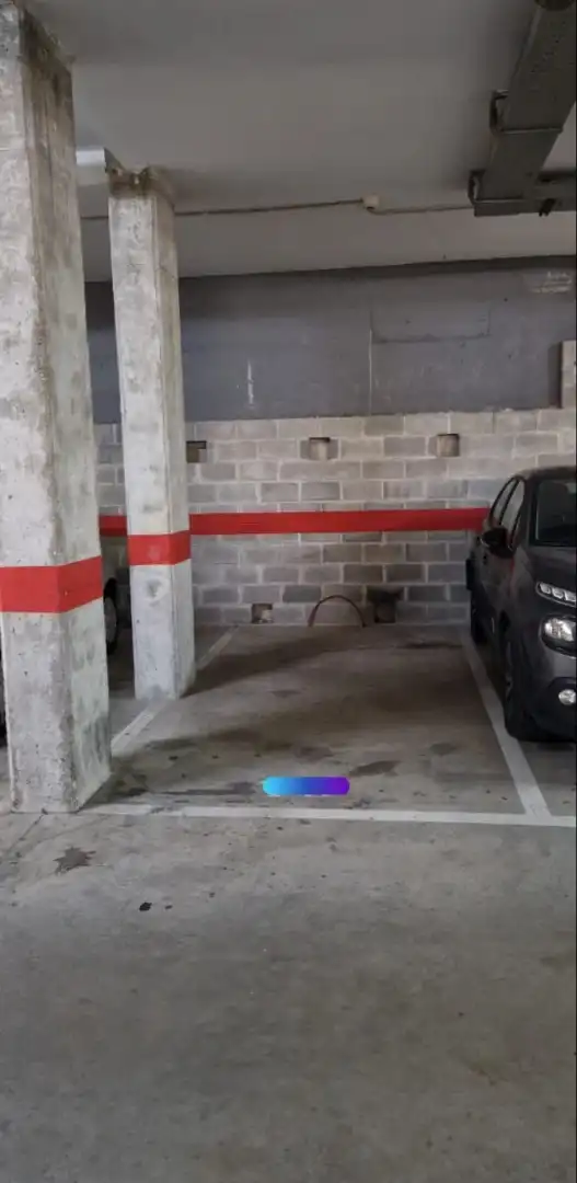 Einzelparkplatz zum Verkauf in Avinguda de Madrid 63
