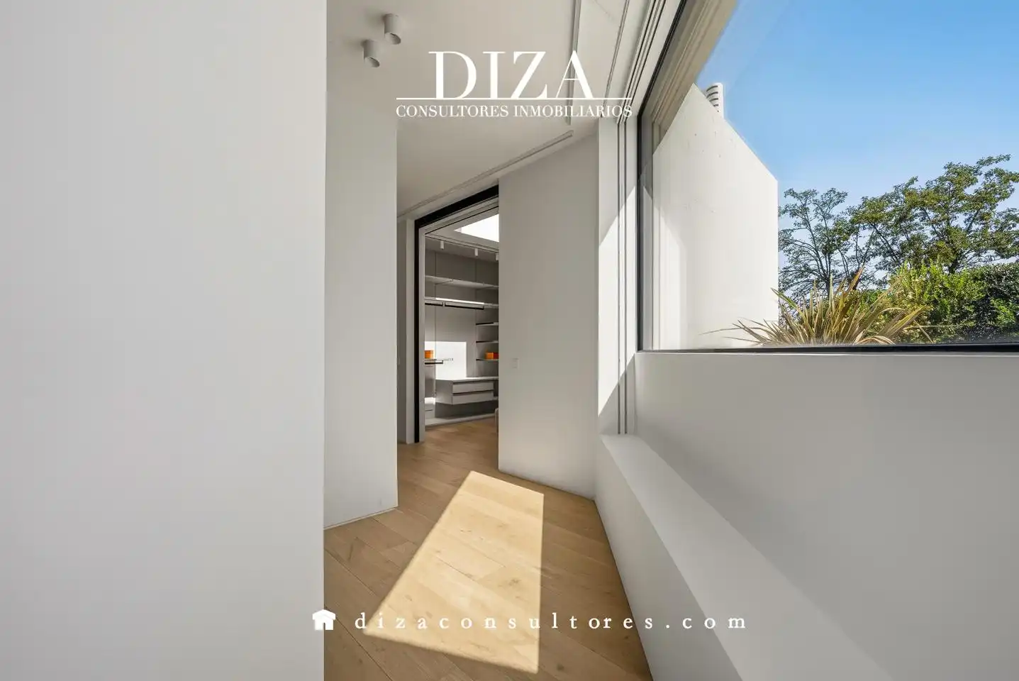 Vista exterior de Casa o chalet en venta en Pozuelo de Alarcón con Aire acondicionado, Calefacción y Jardín privado