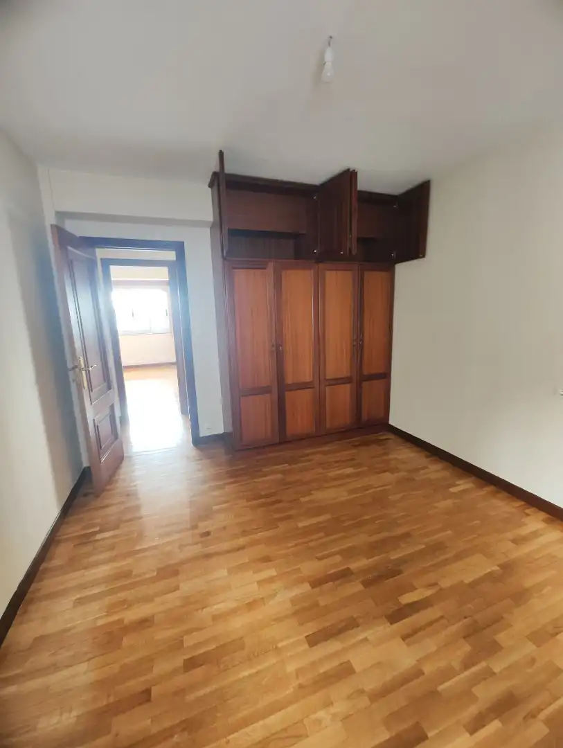 Habitación de Piso de alquiler en Santiago de Compostela  con Calefacción, Parquet y Horno