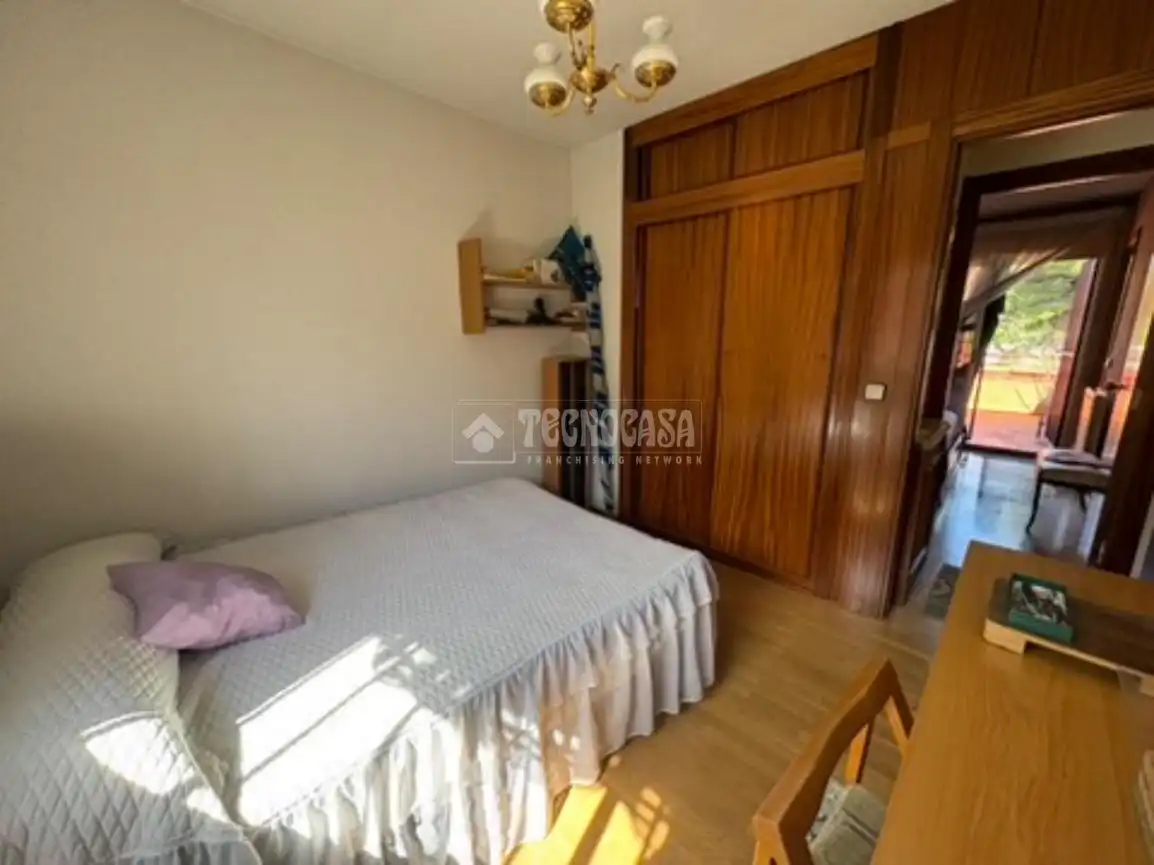 Dormitori de Casa adosada en venda en Getafe amb Calefacció, Jardí privat i Terrassa