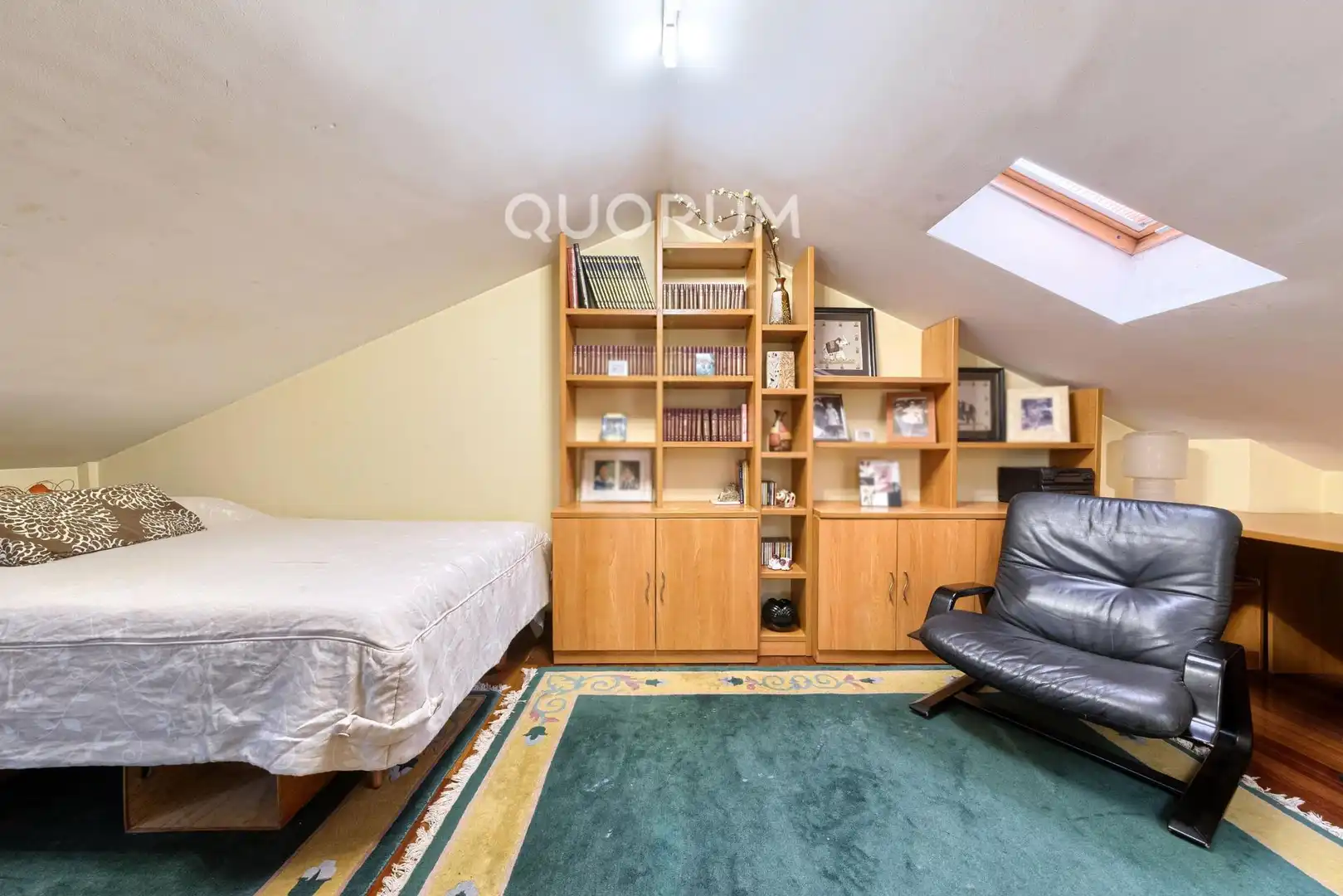 Habitación de Casa adosada en venta en Basauri  con Calefacción, Jardín privado y Terraza