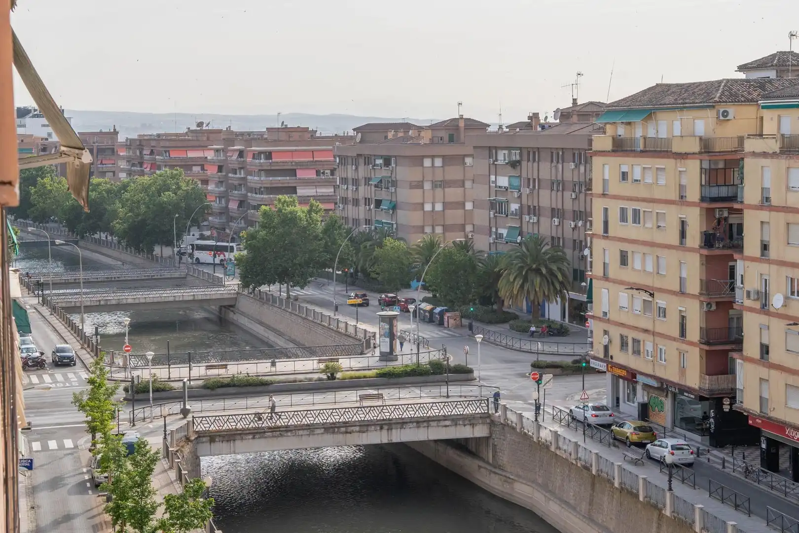 Außenansicht von Dachboden zum Verkauf in Granada mit Klimaanlage
