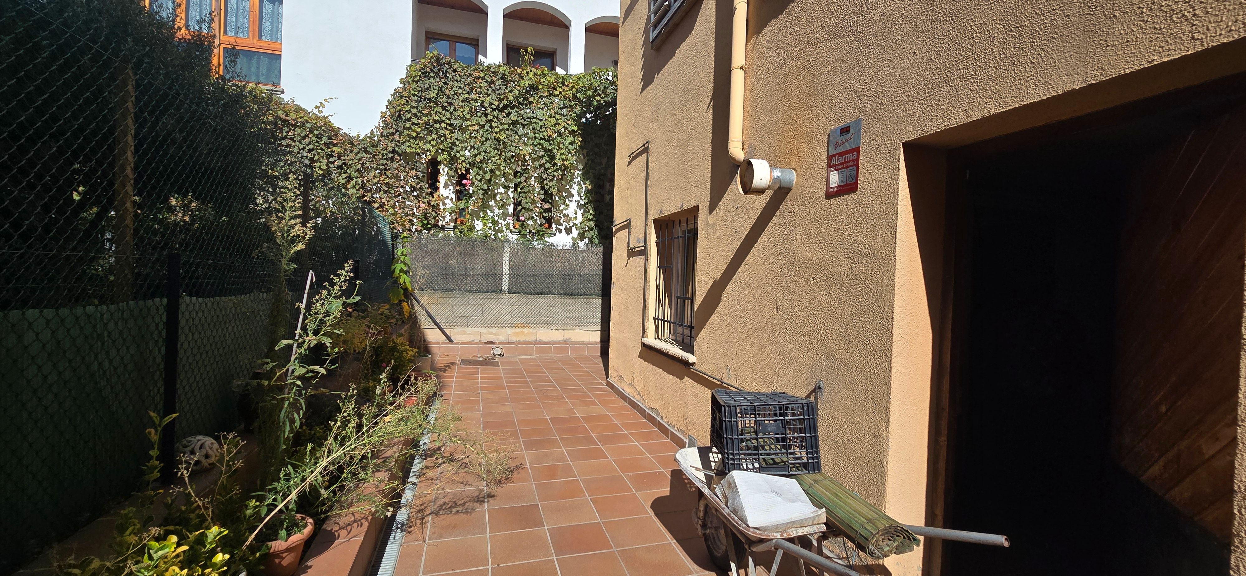 Jardí de Casa adosada en venda en Manlleu amb Calefacció, Jardí privat i Terrassa
