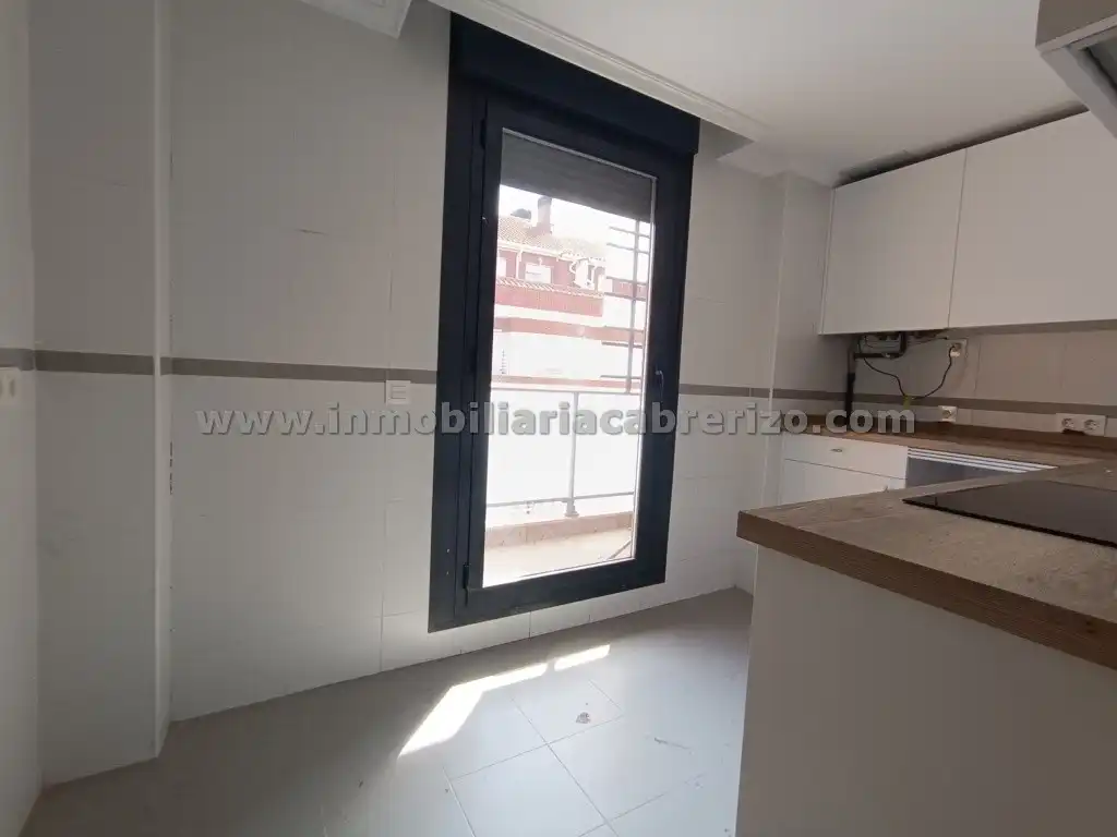 Cocina de Ático en venta en Villamediana de Iregua con Calefacción, Parquet y Terraza