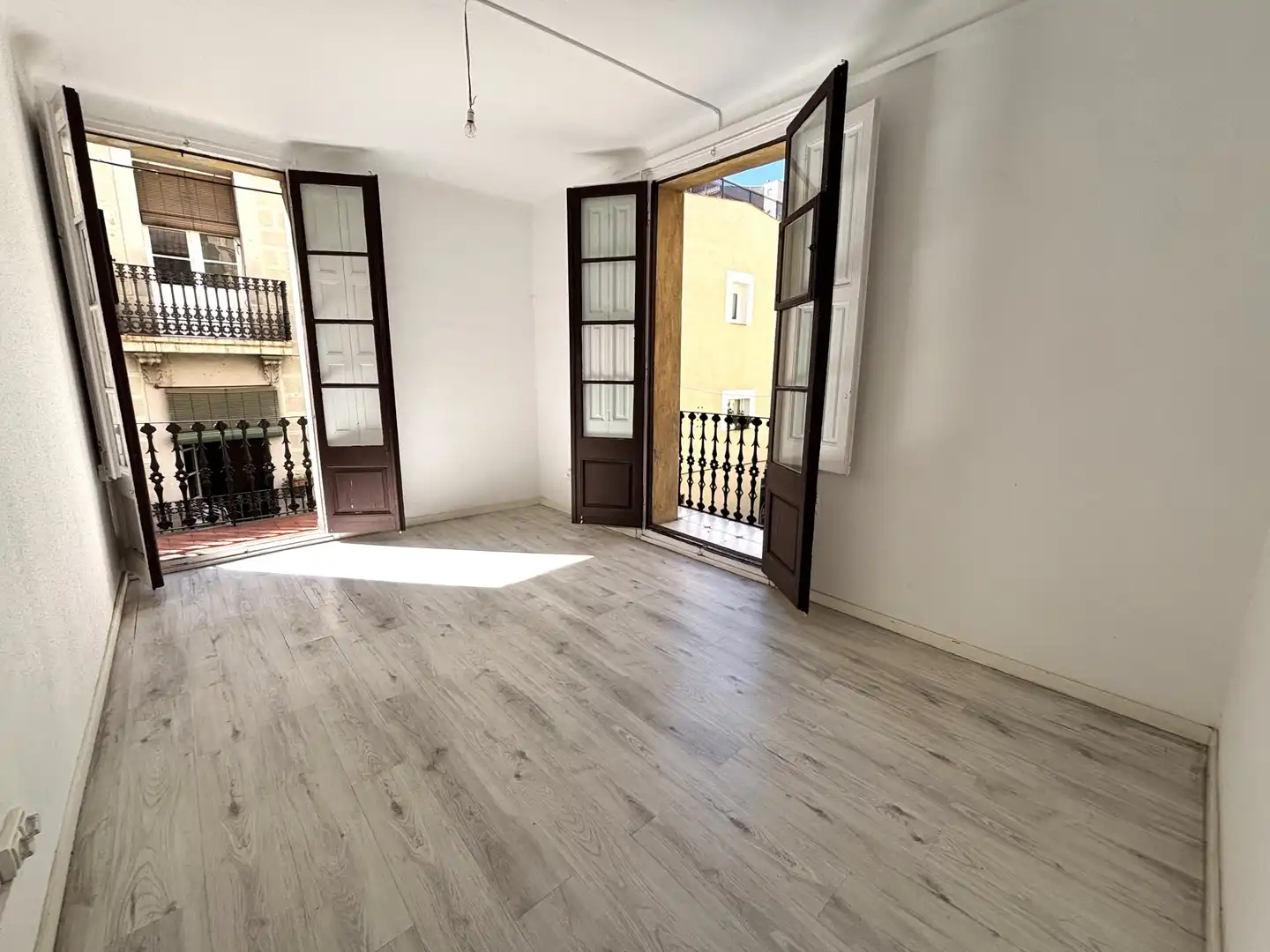 Piso con terraza en venta en PENEDES