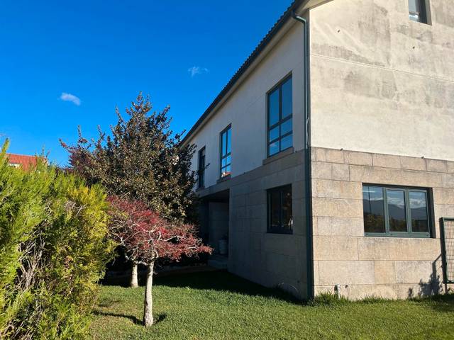 Casa adosada en Venta en Rúa Illa Toralla en Nigrán centro