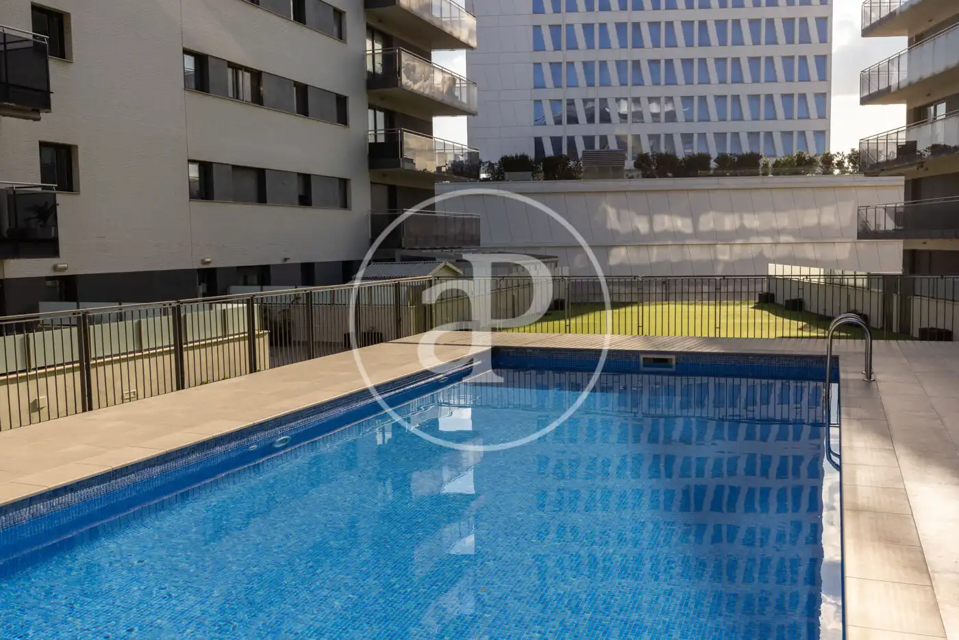 Piscina de Piso en venta en Badalona con Aire acondicionado, Calefacción y Jardín privado