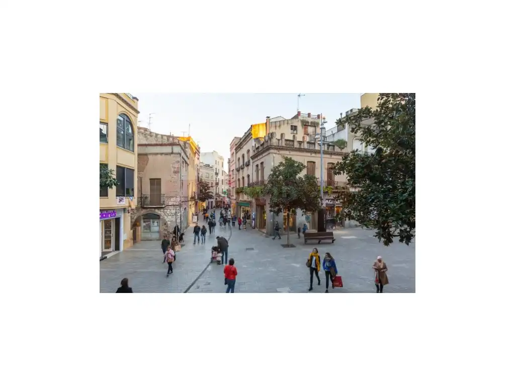 Local comercial de lloguer a Plaza Lluis Perpinya, imagen 2