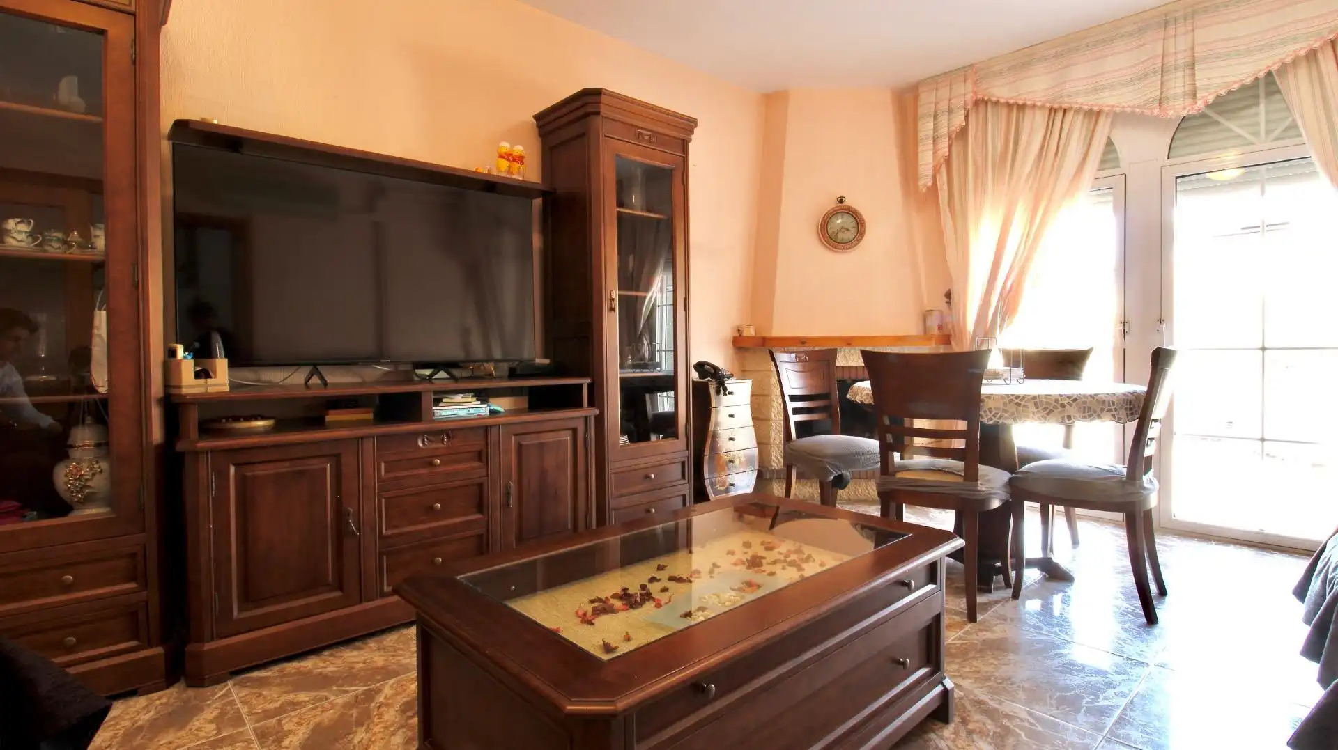 Sala de estar de Casa adosada en venta en Roquetas de Mar con Aire acondicionado, Terraza y Trastero
