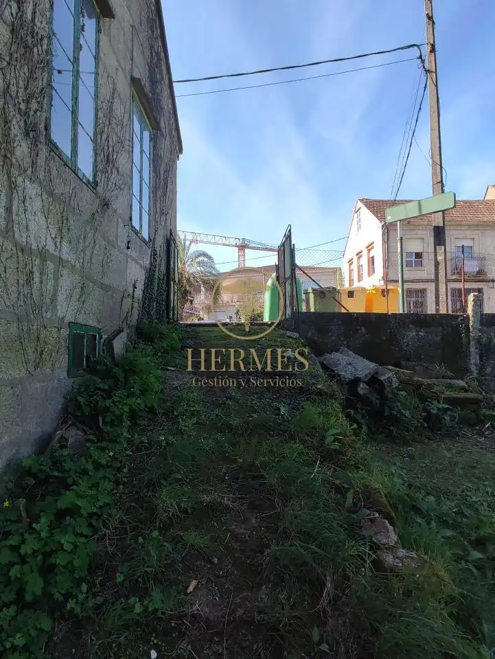 Vista exterior de Casa o xalet en venda en Tui amb Calefacció, Jardí privat i Terrassa