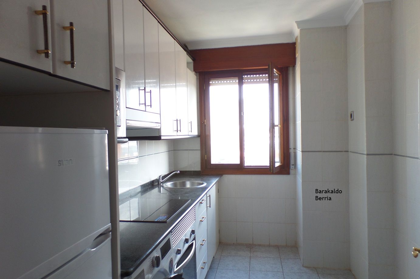 Cuina de Pis en venda en Barakaldo  amb Calefacció, Parquet i Rentadora