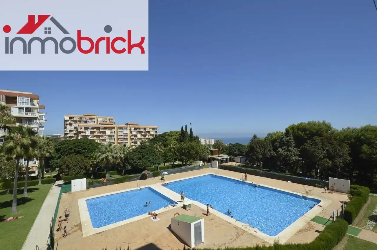 Piscina de Piso de alquiler en Benalmádena con Piscina comunitaria