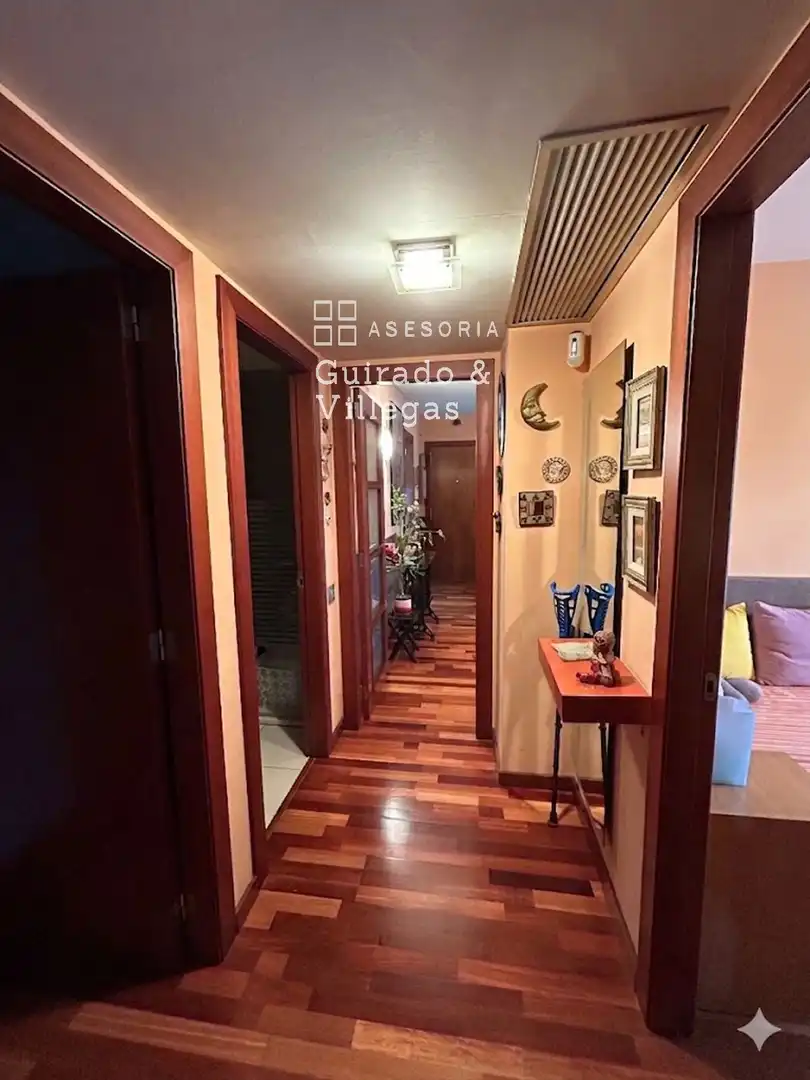 Wohnung zum Verkauf in Barcelona mit Klimaanlage und Terrasse