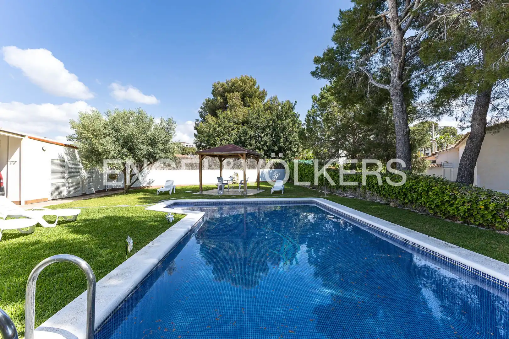 Piscina de Casa o chalet en venta en Calafell con Aire acondicionado, Calefacción y Jardín privado